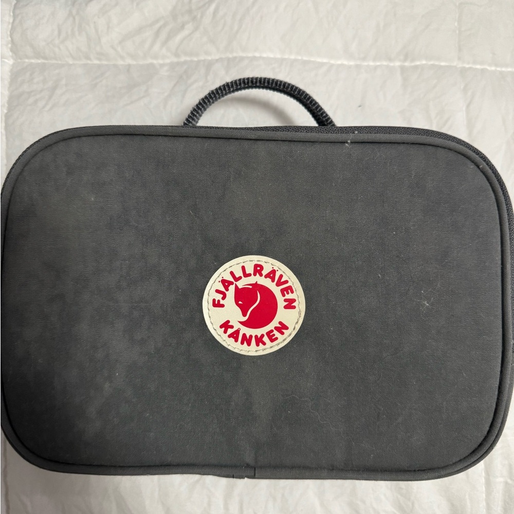 Fjallraven Gray Compact Organizer with Durable Design